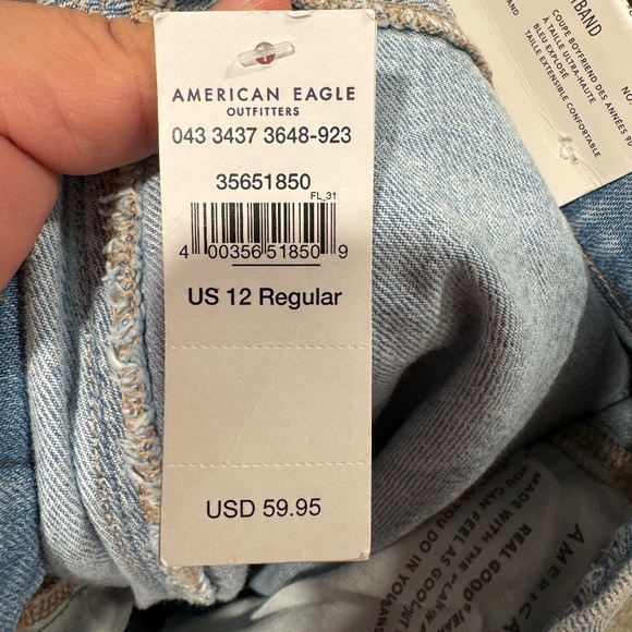 NWT - American Eagle 90s Highest Rise Boyfriend Jeans Blown Out Blue - Size 12 - Picture 12 of 12